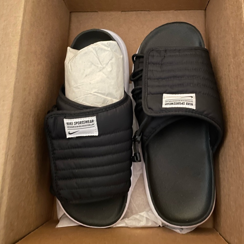 Nike Asuna Slides Sz 8(fit small)
